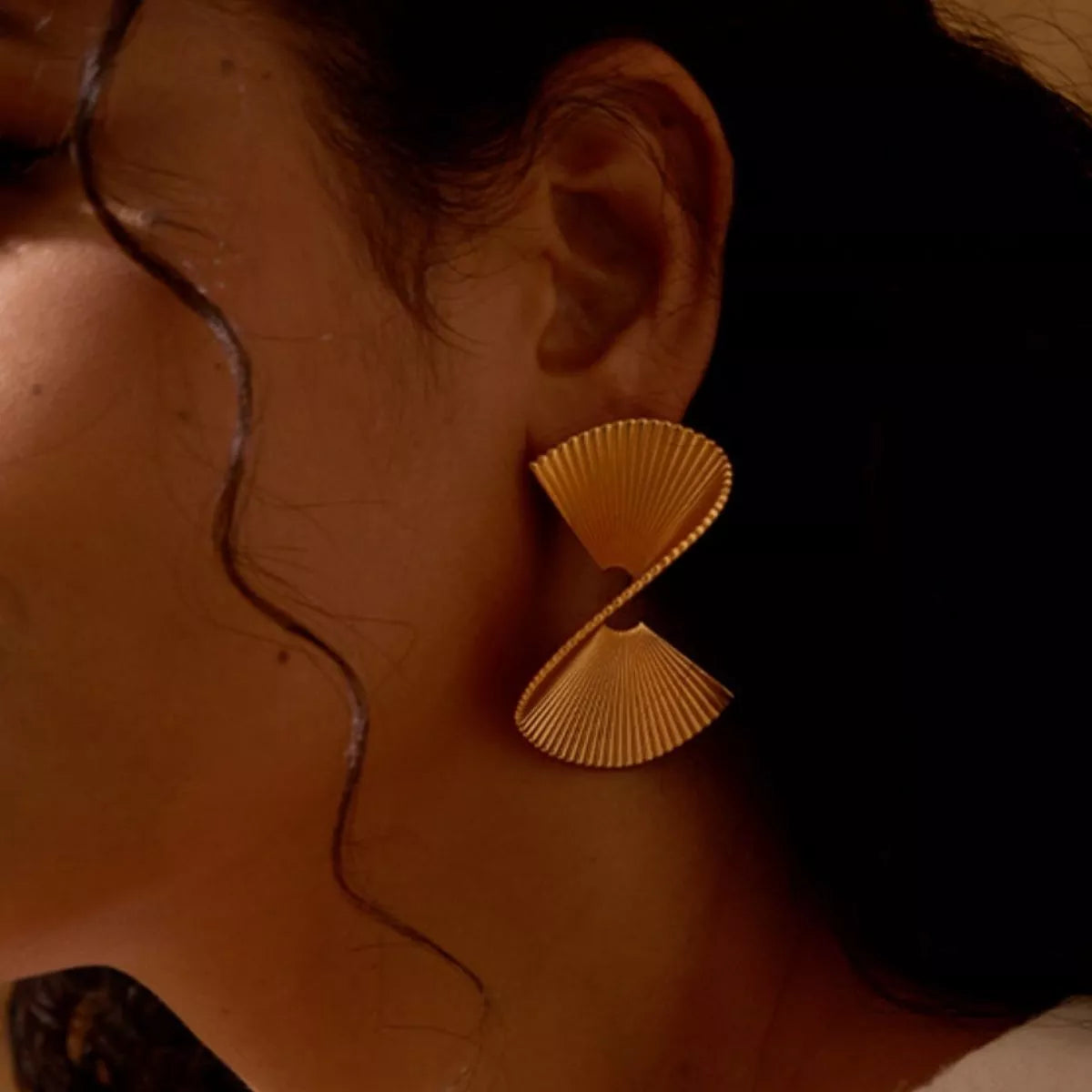 18K Gold-Plated Copper Fan-Shaped Earrings