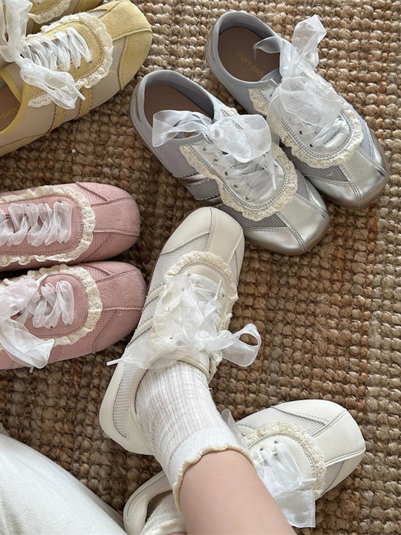 Round Toe Lace Up Sneakers