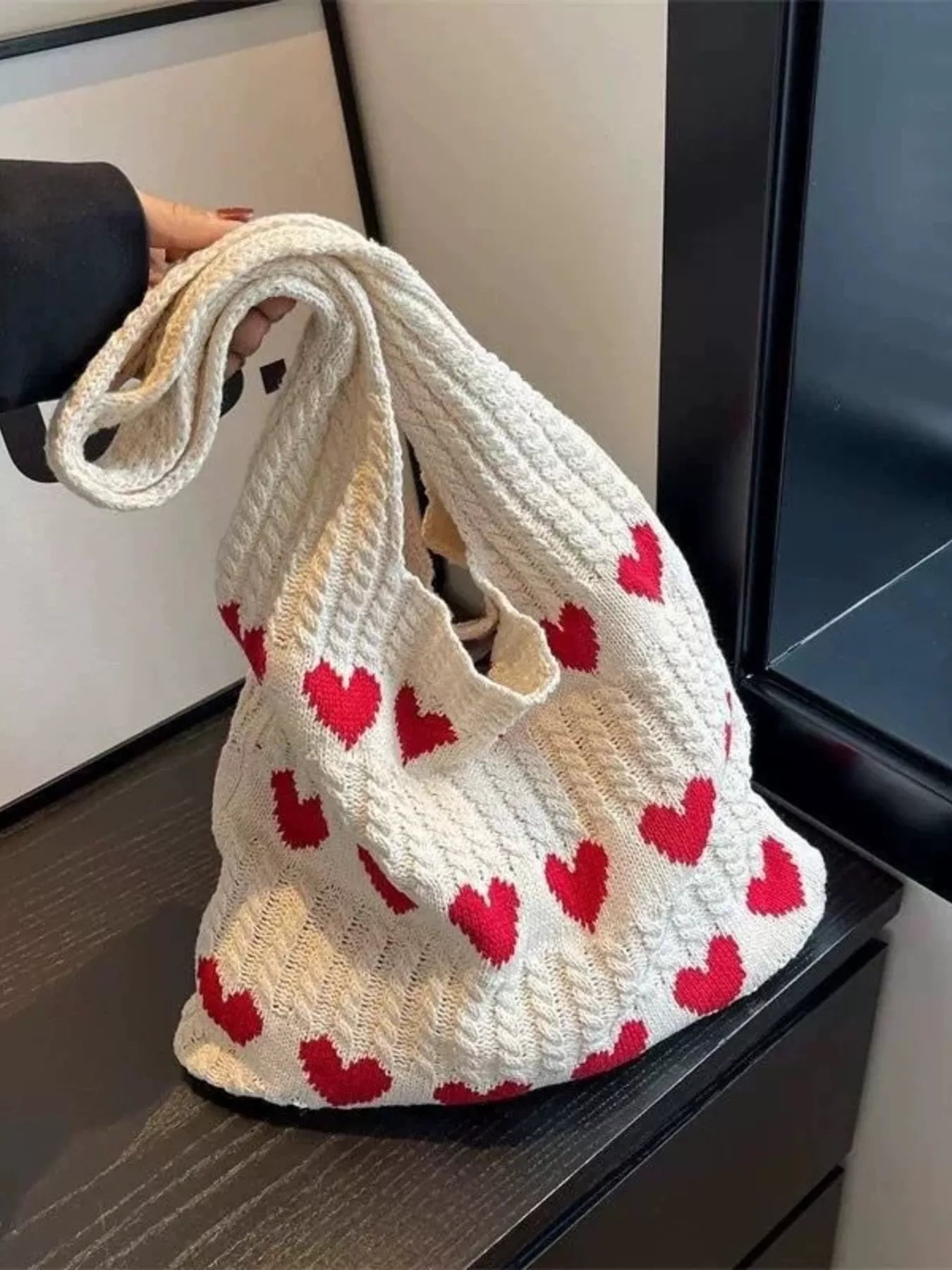 Heart Pattern Knitted Handbag