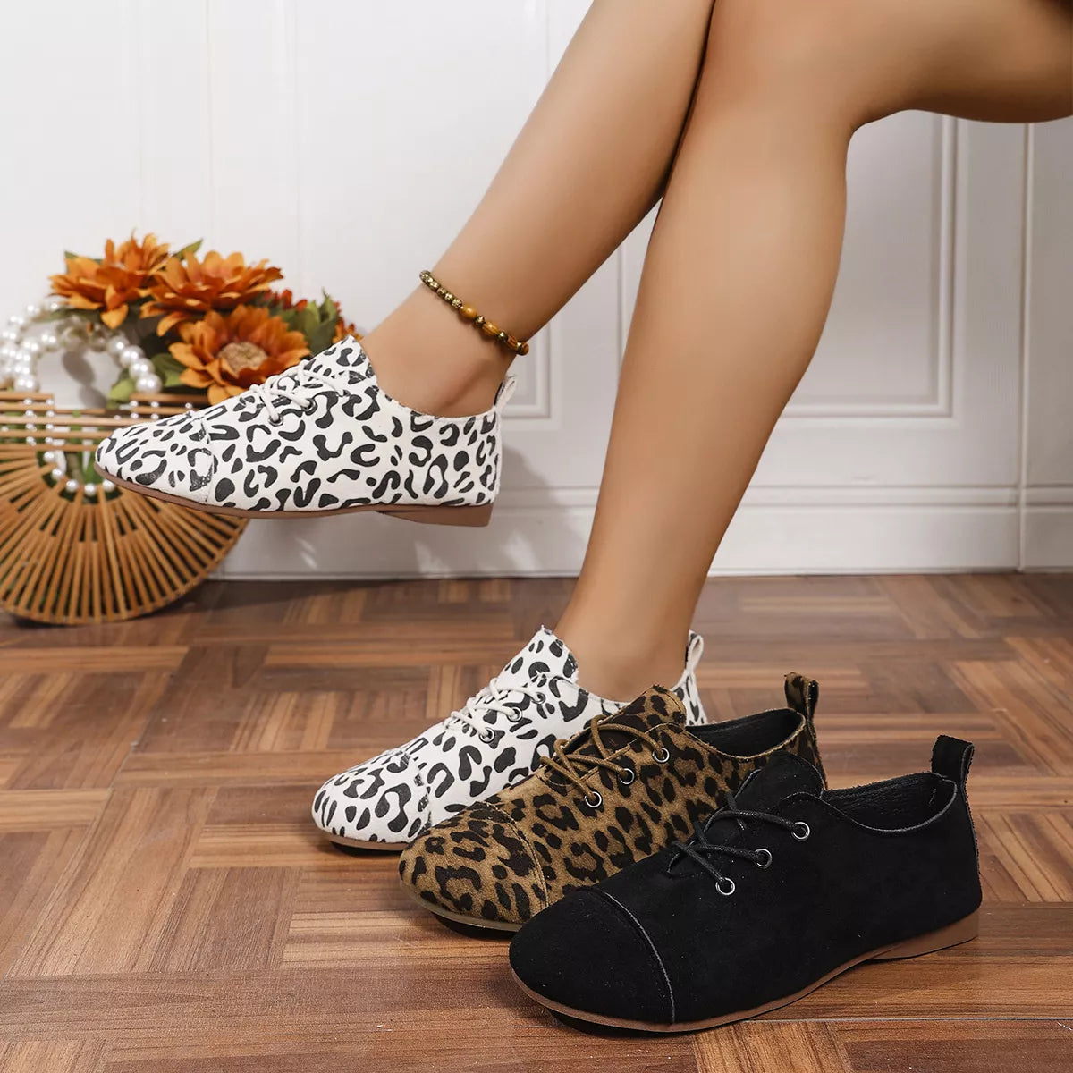 Round Toe Lace Up Sneaker