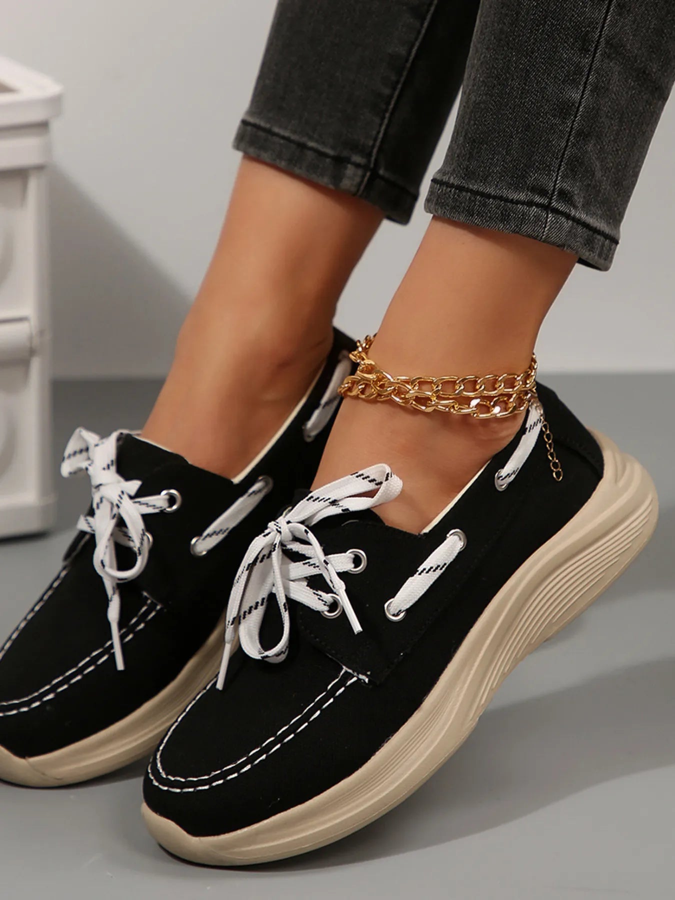 Lace Up Round Toe Sneakers